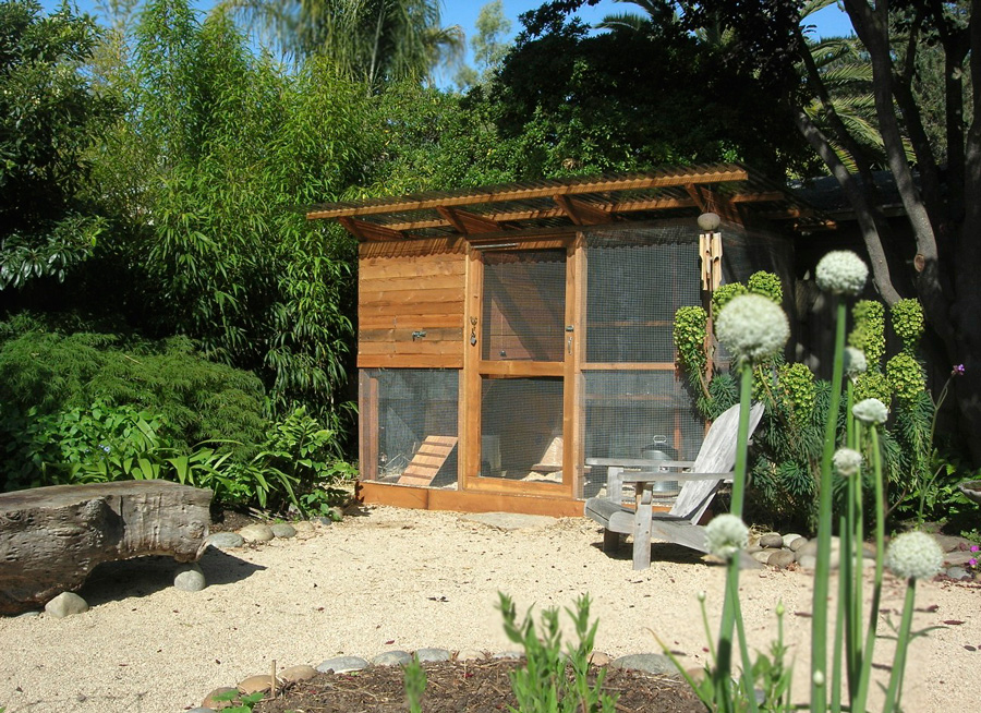 Make It Your Own “Krewe of Coops” Virtual Chicken Coop Tour No. 8 — A